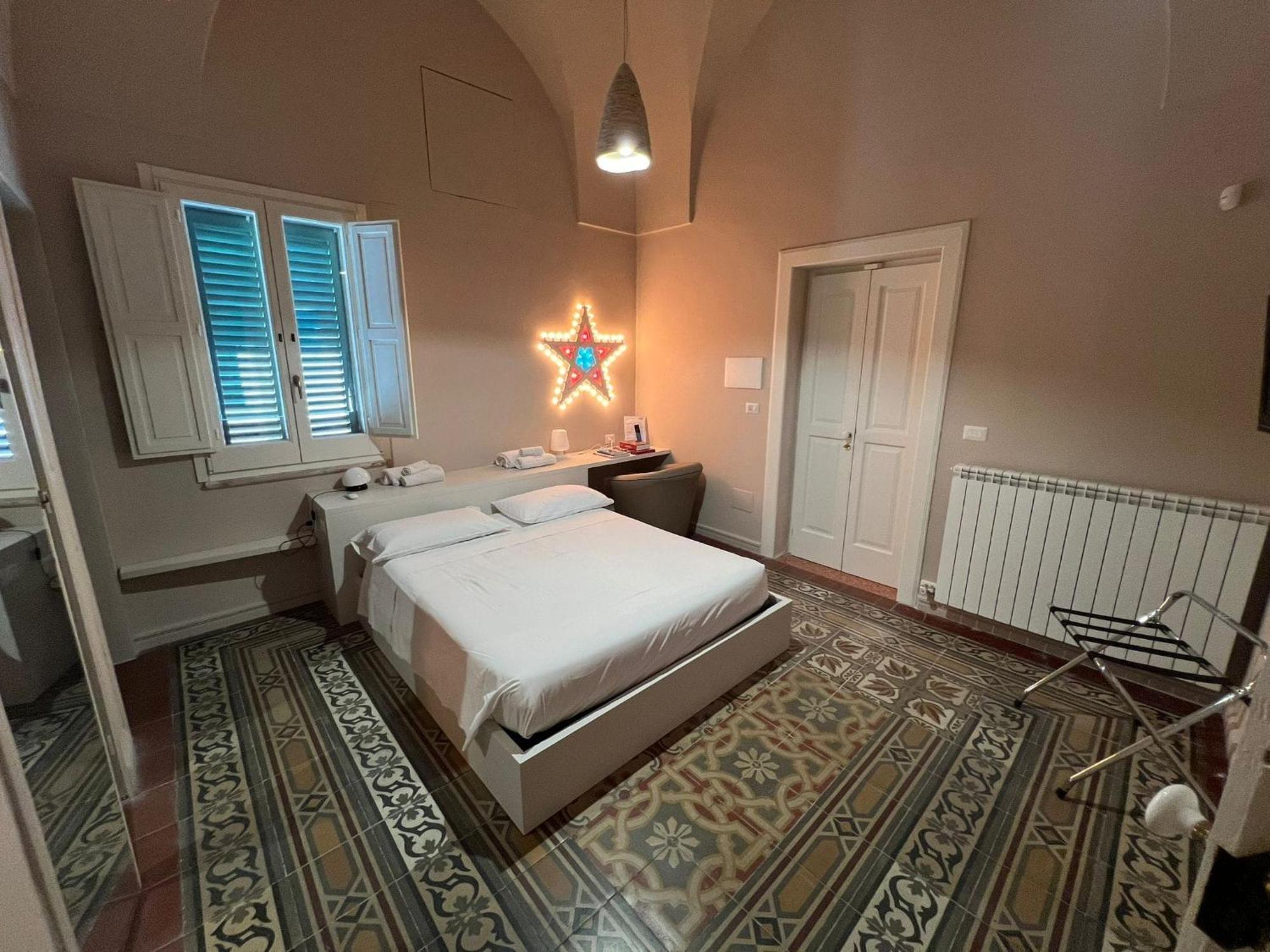 La Naca Della Taranta B&B Галатина Экстерьер фото