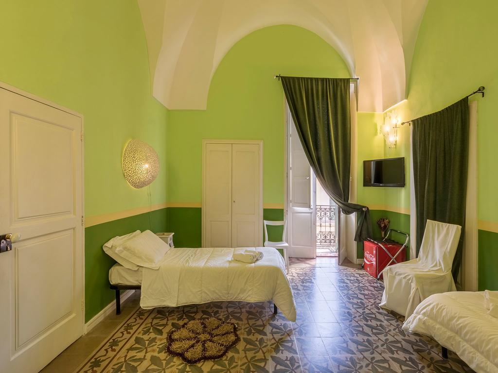 La Naca Della Taranta B&B Галатина Экстерьер фото
