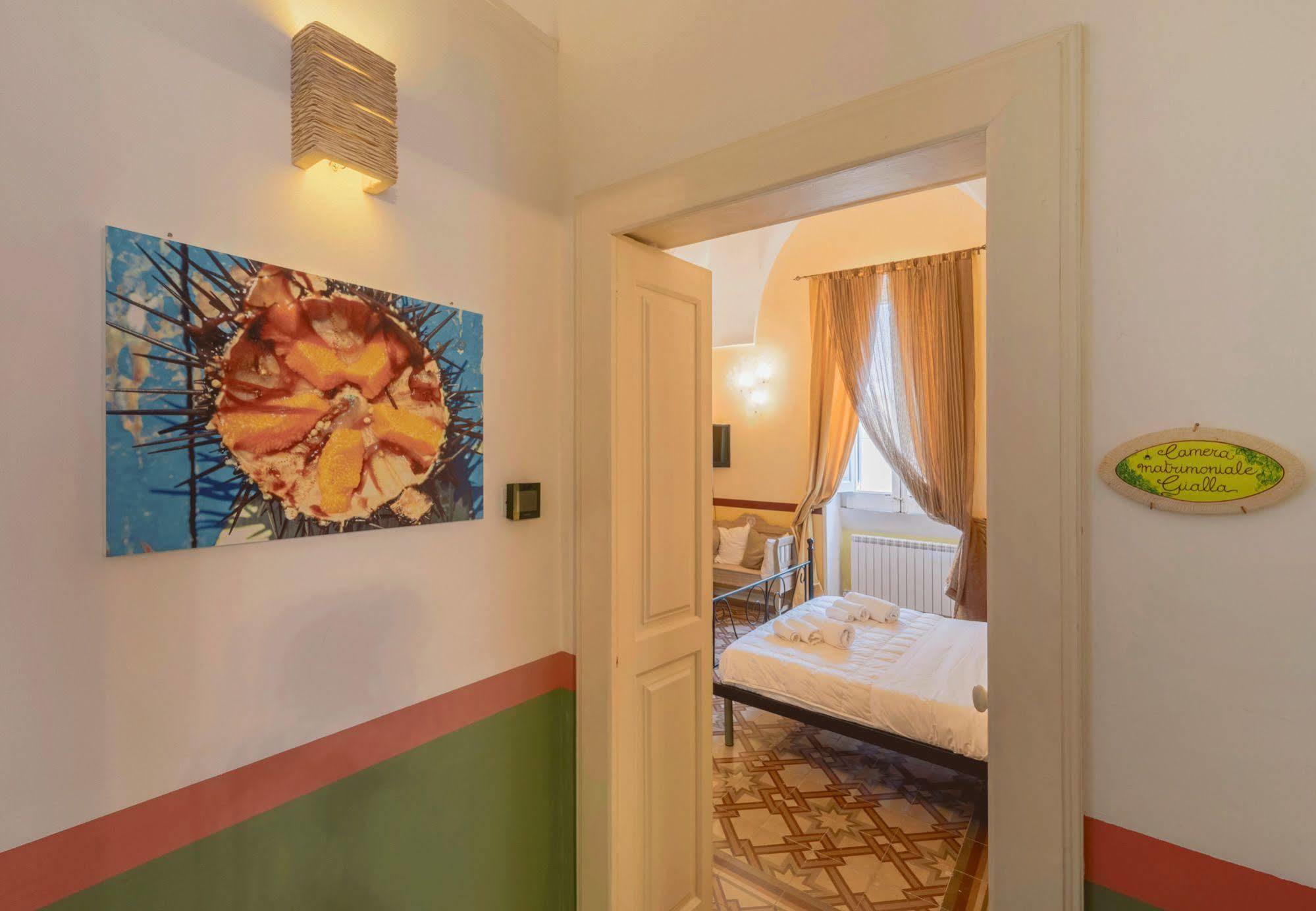 La Naca Della Taranta B&B Галатина Экстерьер фото