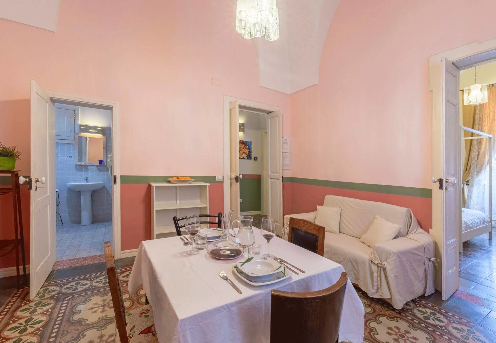 La Naca Della Taranta B&B Галатина Экстерьер фото