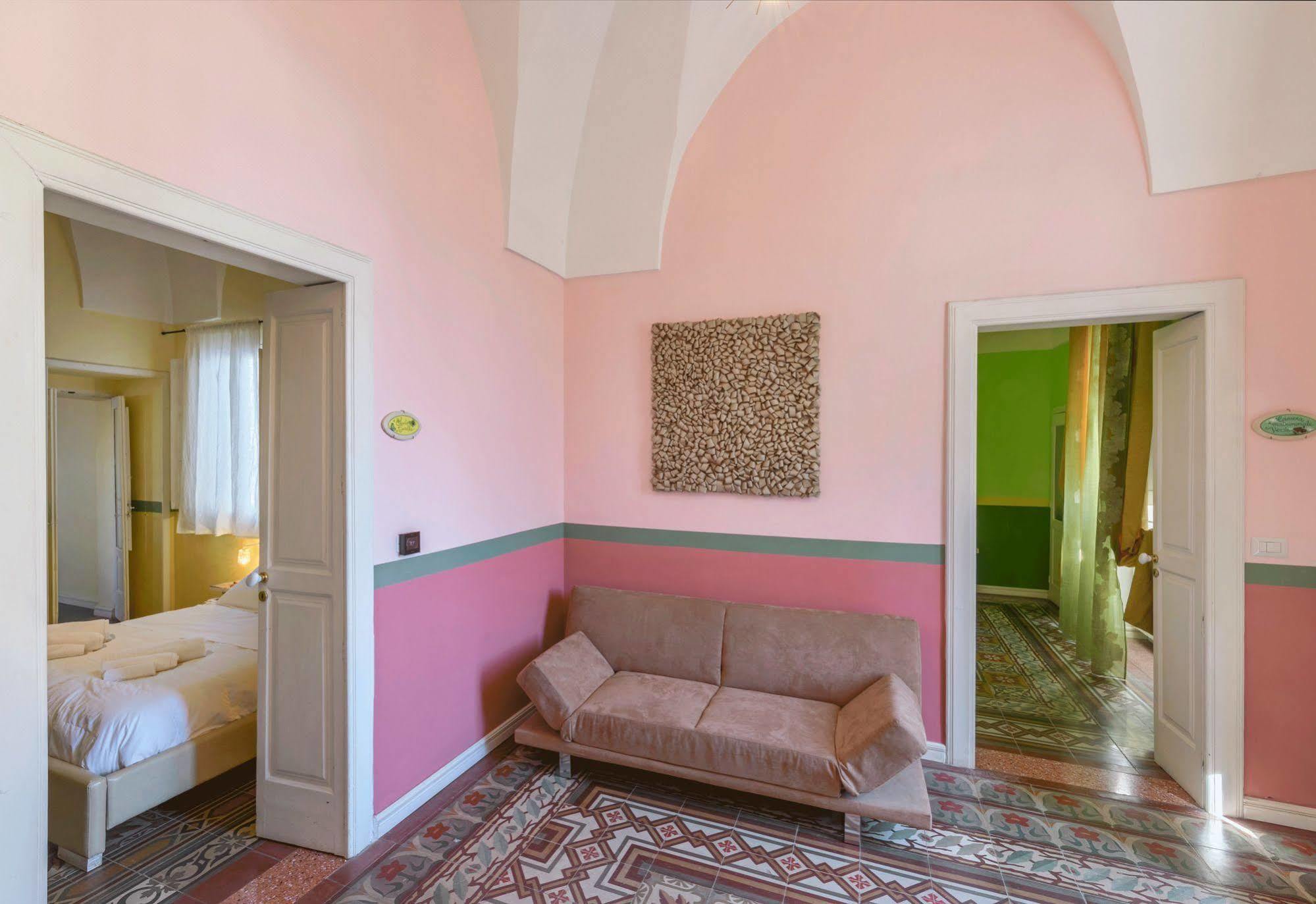 La Naca Della Taranta B&B Галатина Экстерьер фото