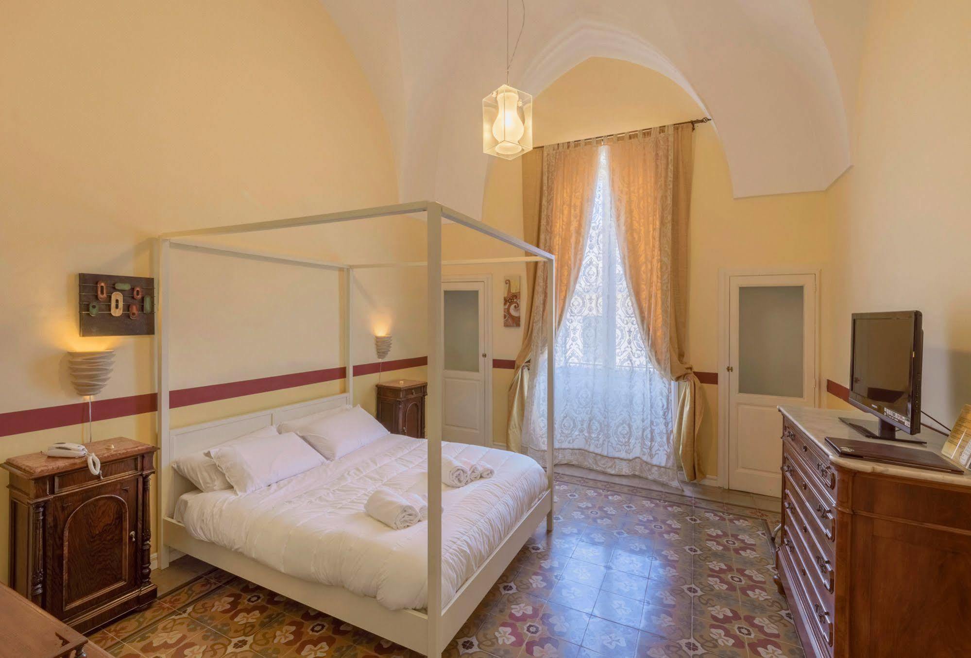 La Naca Della Taranta B&B Галатина Экстерьер фото