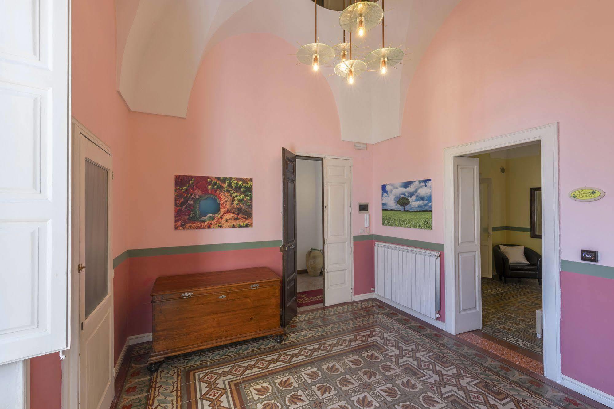 La Naca Della Taranta B&B Галатина Экстерьер фото